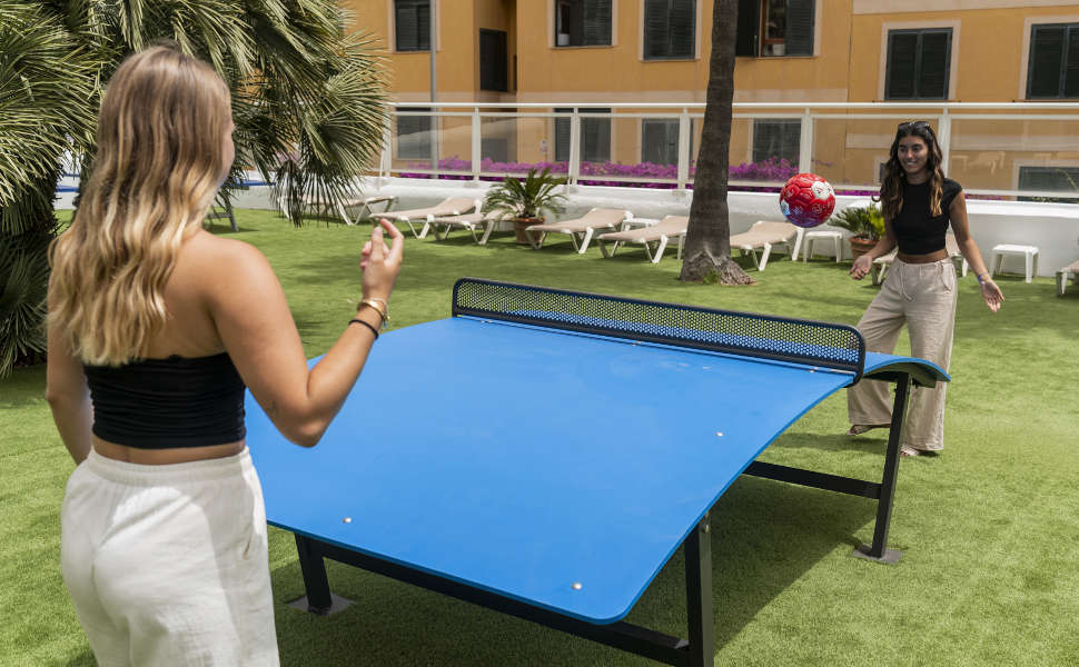 Pool im Hotel Amic Horizonte Pool-Service im Hotel Amic Horizonte Amic Hotels