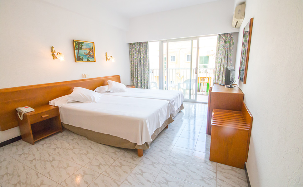 habitacion familiar del hotel amic gala en mallorca habitacion familiar hotel amic horizonte amics hotels