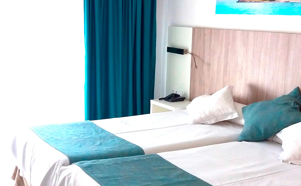 Chambre double avec lits jumeaux hotel amic gala amics hotels